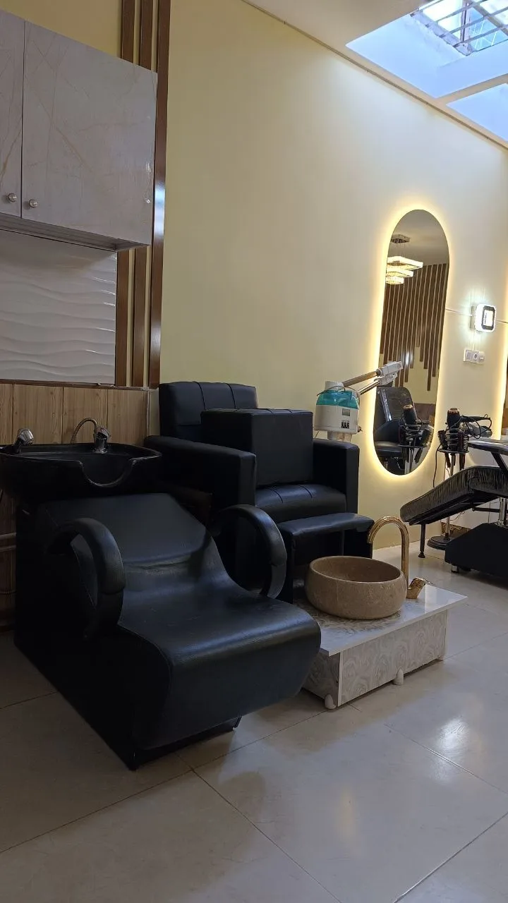 تصویر گالری آکادمی زیبایی رز سرخ