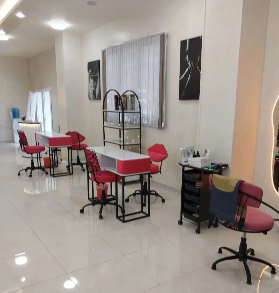 تصویر گالری سالن زیبایی پادی