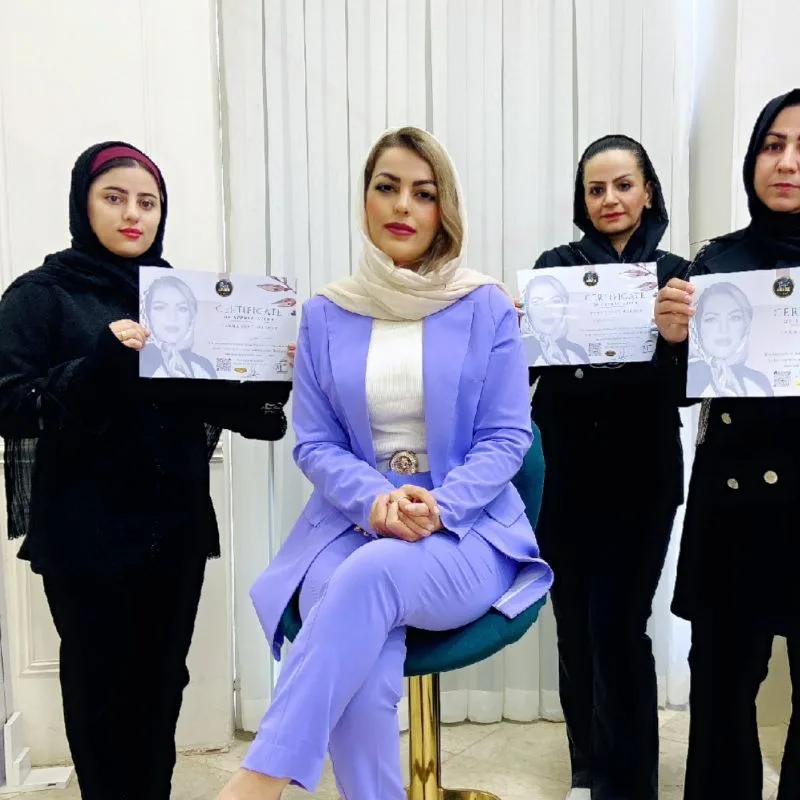 تصویر گالری سالن زیبایی عروس دربار 