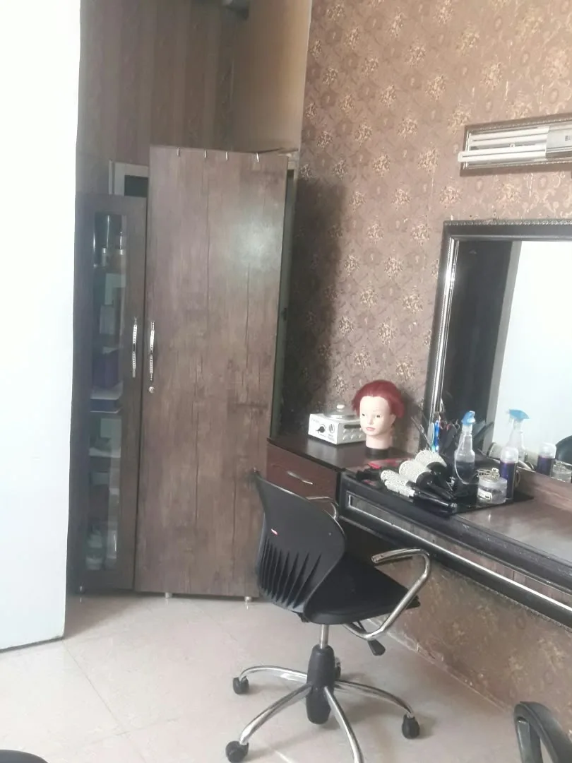 تصویر گالری سالن زیبایی ملائک